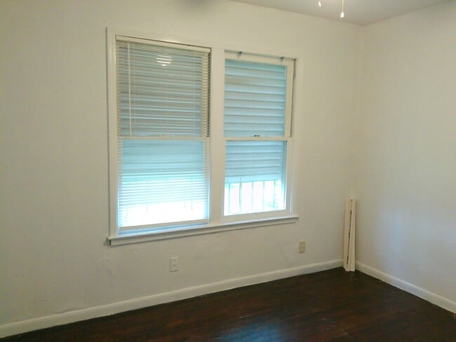 Building Photo - 4326 Vestal St