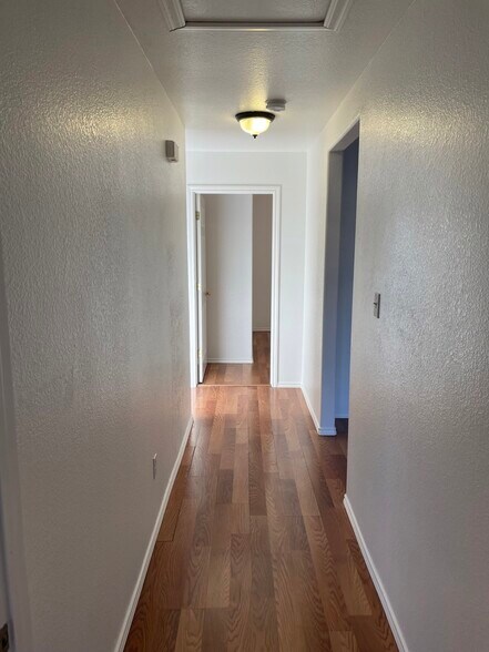 Building Photo - 2404 Thomas St