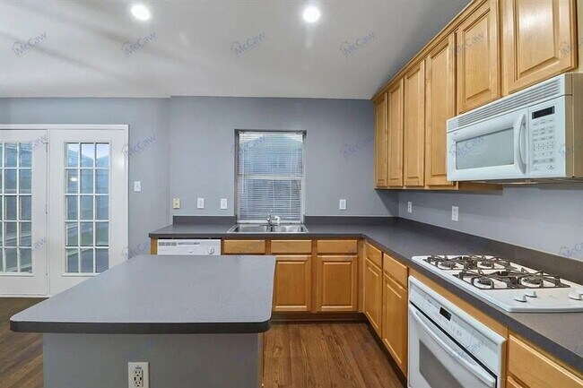 Building Photo - 7808 Salton Ln
