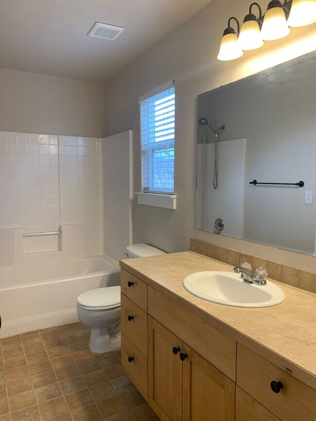 Building Photo - 10600 Avalon St