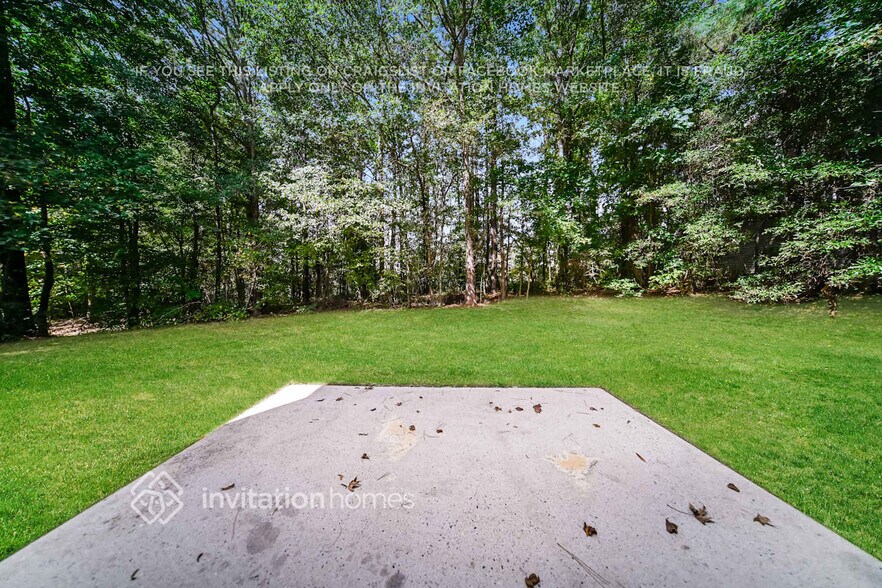 Building Photo - 204 Revolutionary Dr