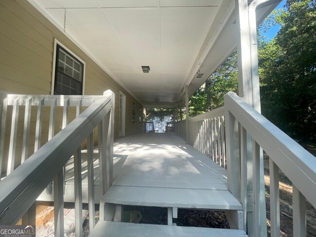 Building Photo - 220 Freestone Dr