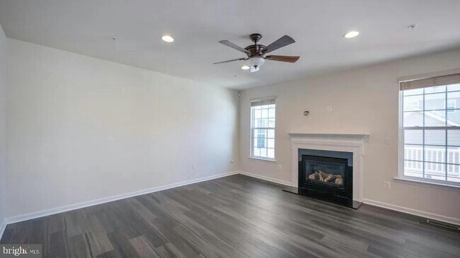 Building Photo - 11830 Steeplebush Dr