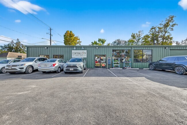 Building Photo - 115 Aurora St