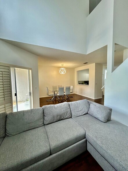 Building Photo - 20930 Via Jasmine