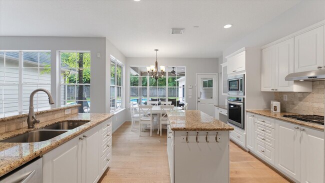 Building Photo - 34 Candle Pine Pl