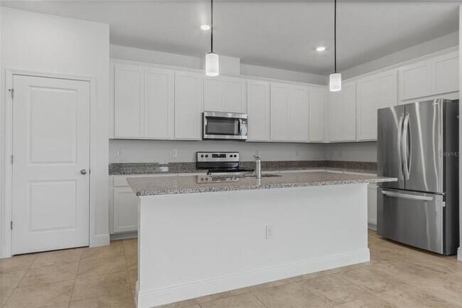 Building Photo - 2040 Axel St