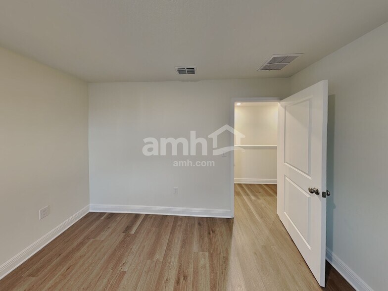 Building Photo - 5952 Sycamore Pl St