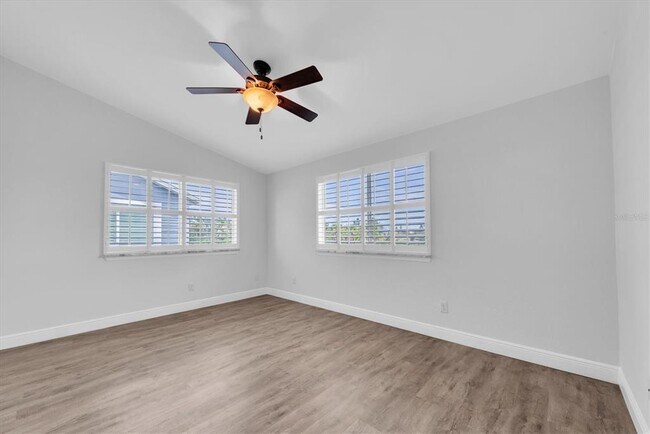 Building Photo - 802 Hidden Harbour Dr