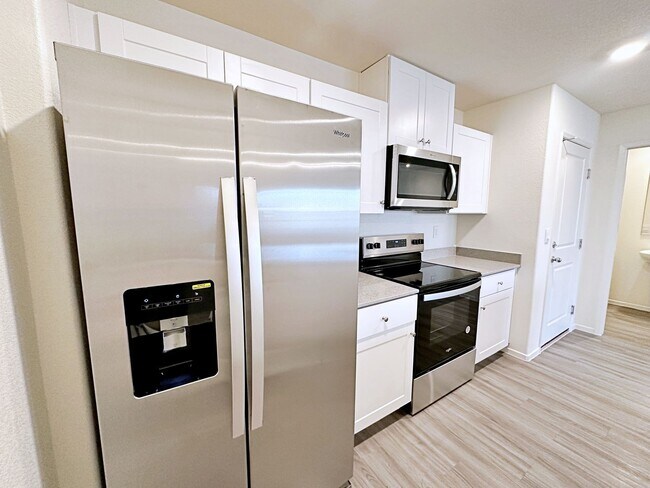 Building Photo - 1 MONTH FREE RENT* 3 BEDROOM TOWNHOUSE LOCATED IN INSPIRADA