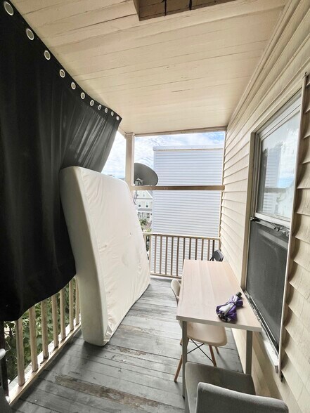Building Photo - 45 Litchfield St