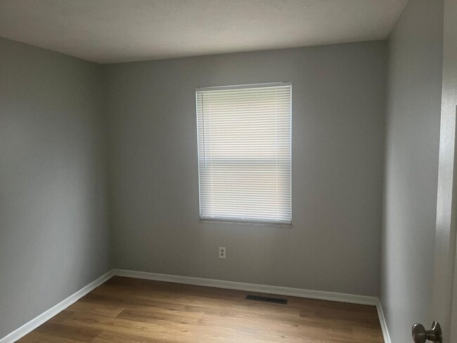 Building Photo - 5101 Holbrook Dr
