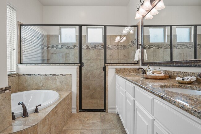 Building Photo - Luxe Living in Trophy Club – 4-Bedroom Haven!