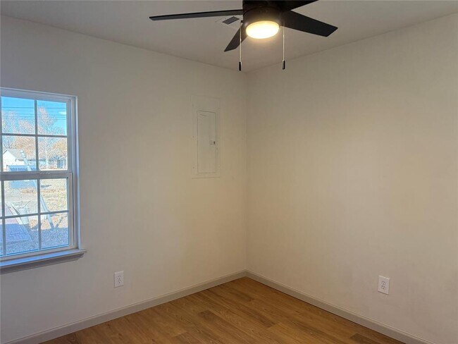 Building Photo - 1115 Asalee St