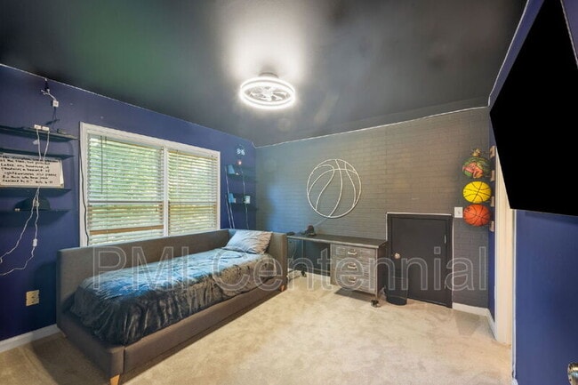 Building Photo - 2506 Retreat Dr NE