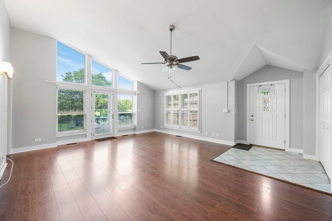 Building Photo - 2607 School Dr