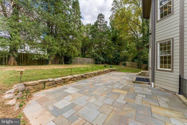 Building Photo - 829 Golden Arrow St