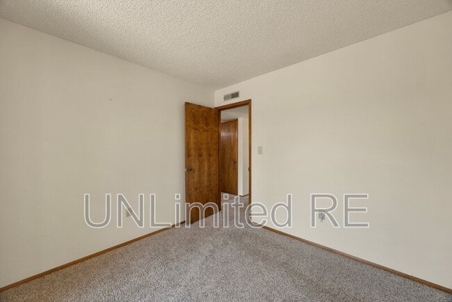 Building Photo - 1125 Arrowhead Ln