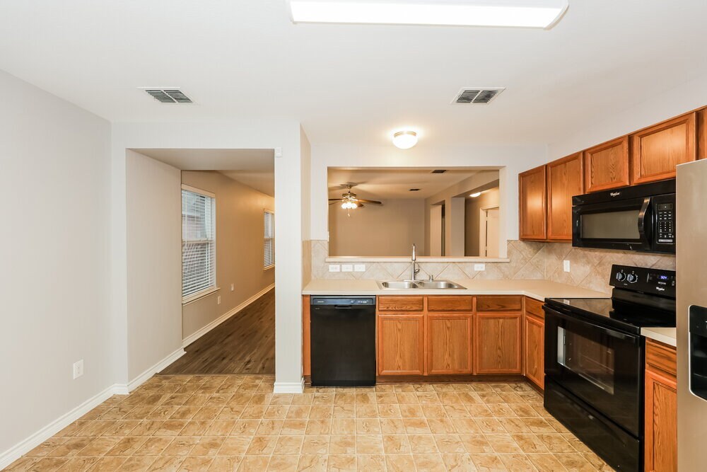 Building Photo - 1172 Tomahawk Dr