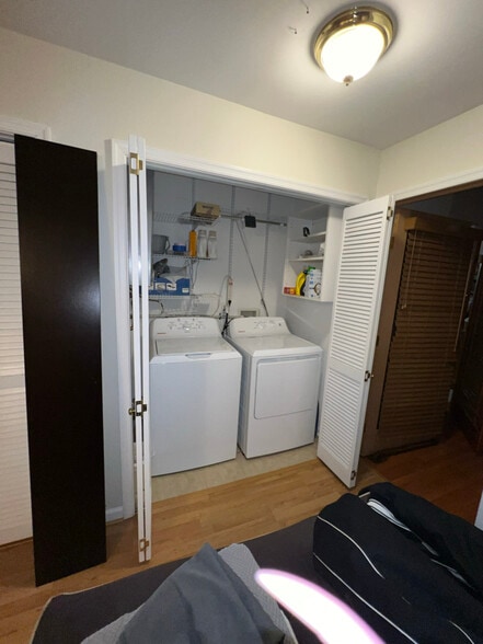 Building Photo - 18 Schollcrest Ave