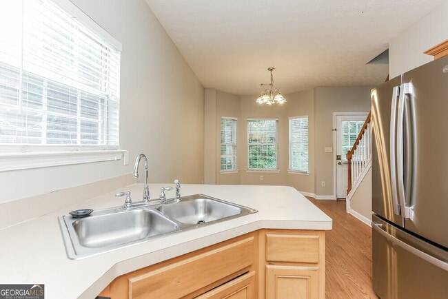 Building Photo - 7470 Royale Ct