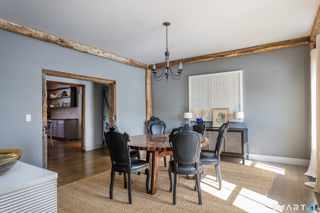 Building Photo - 66 Westwoods #2 Rd