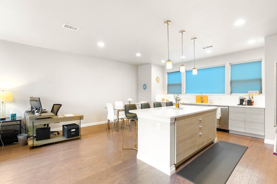 Building Photo - 2051 N Downing St