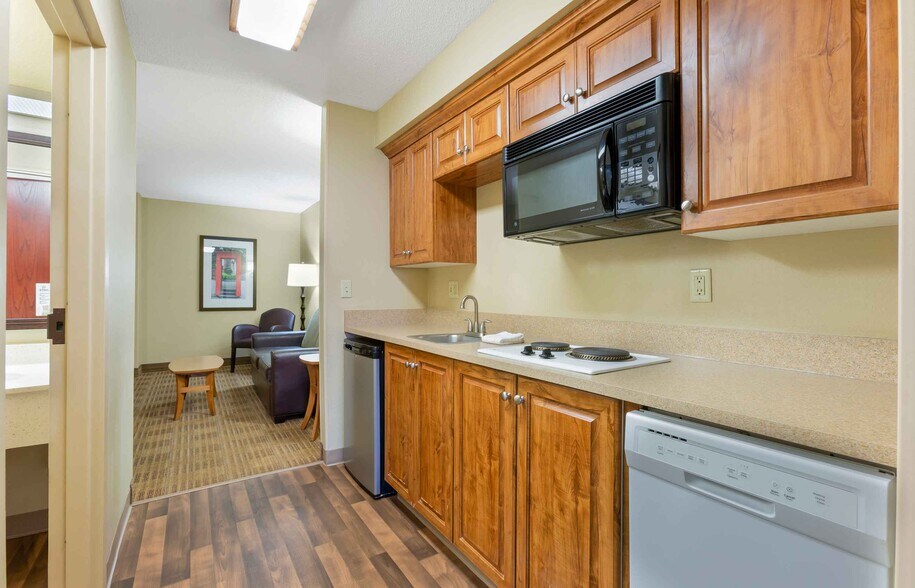 Building Photo - Furnished Studio-Findlay - Tiffin Avenue
