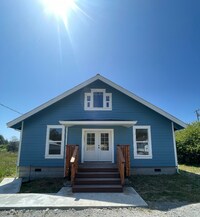 Building Photo - 4660 Fieldbrook Rd