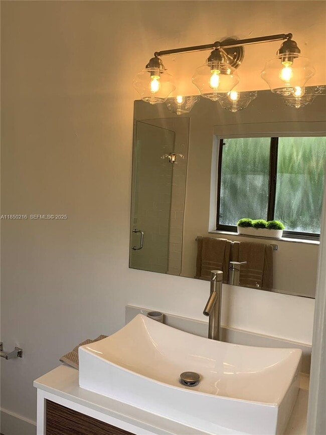 Building Photo - 6911 Sunrise Pl