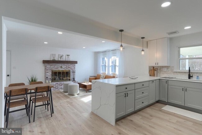 Building Photo - 137 Apple Ln