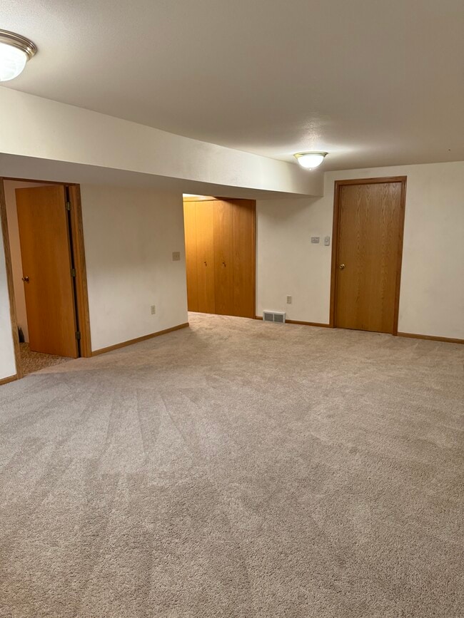 Building Photo - 506 Traveler Ln