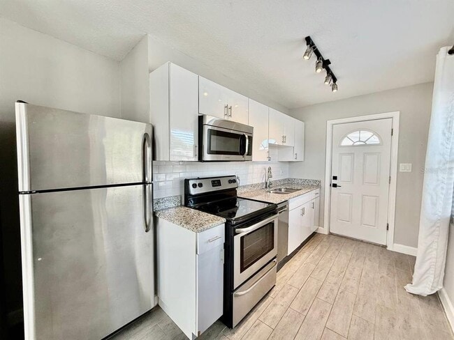 Building Photo - 1904 W Cypress St