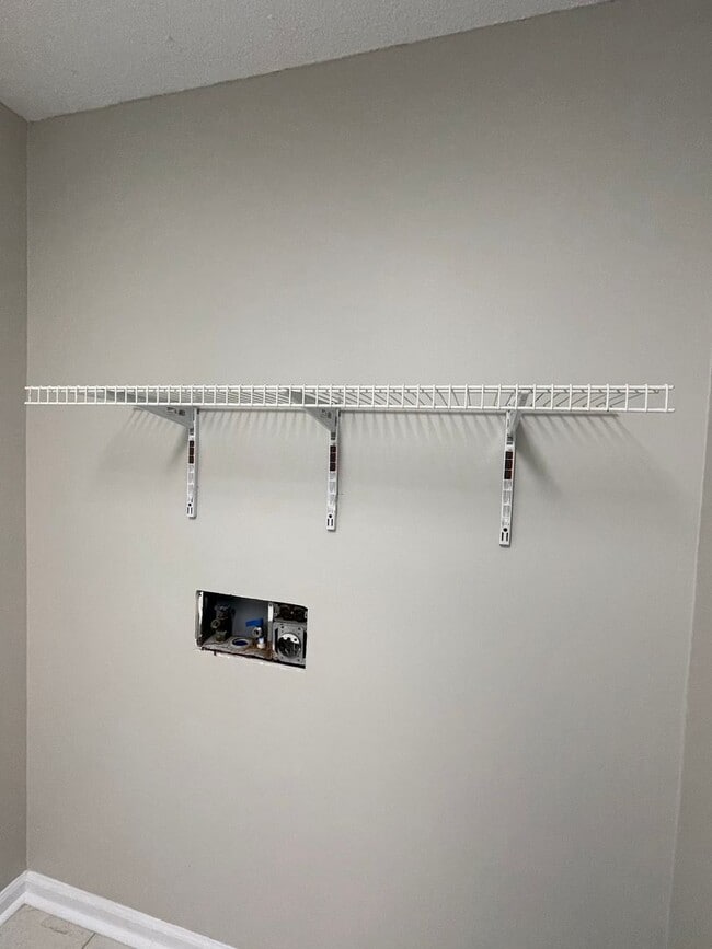 Building Photo - 407/409 Walnut Road