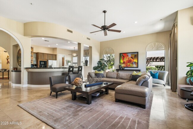 Building Photo - 10637 E Blanche Dr