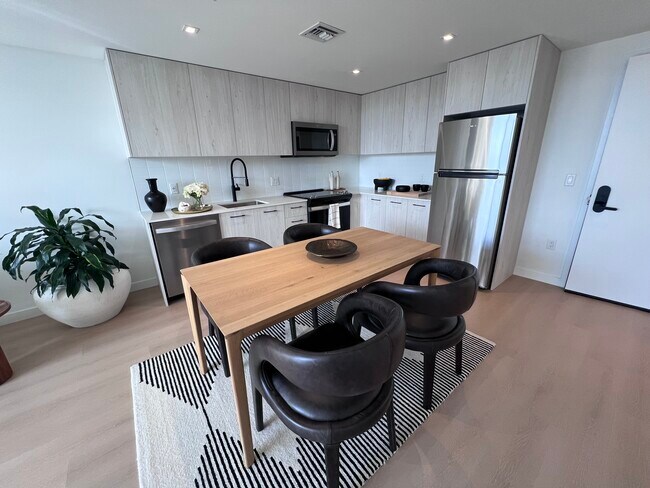 Building Photo - 120 NW 31st St