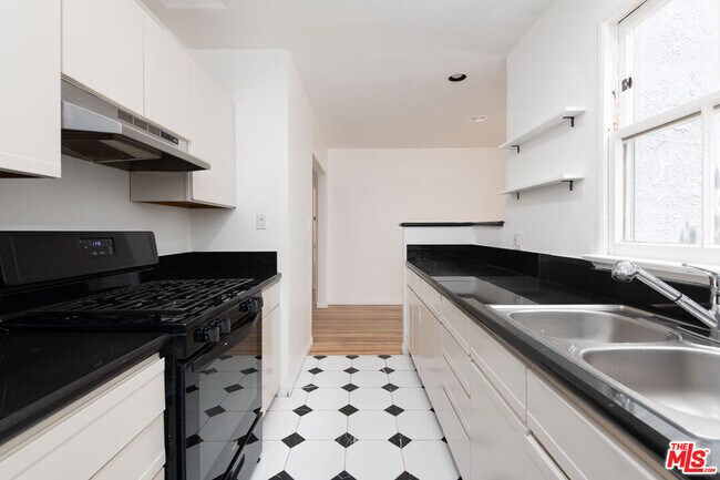 Building Photo - 1133 26th St