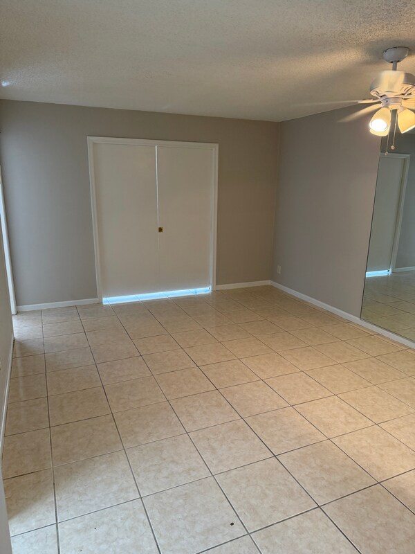 Building Photo - 3910 Crystal Lake Dr