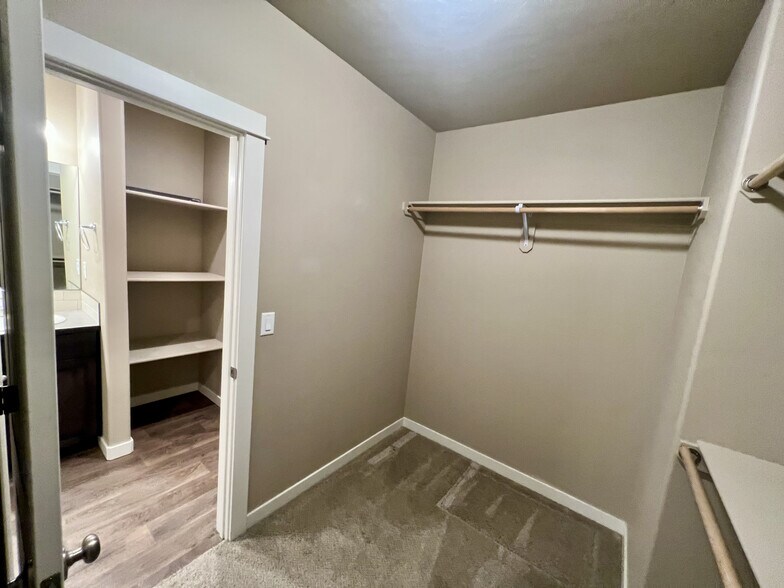 Building Photo - 2395 Chelan St