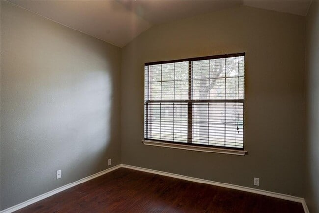 Building Photo - Charming One-Level 4 Bedroom Home with 2-C...