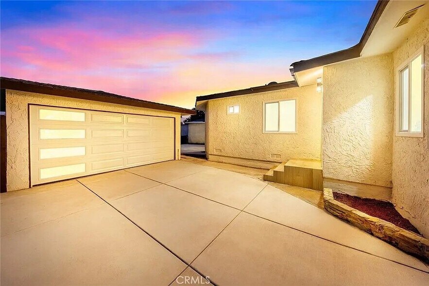 Building Photo - 344 Pamela Rd