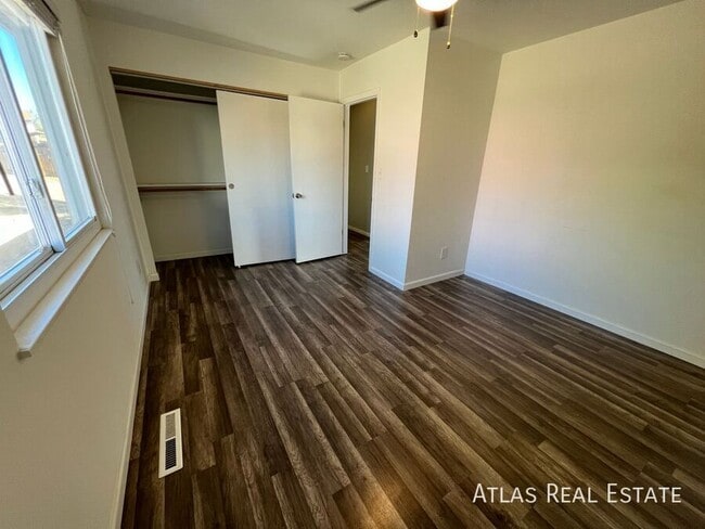 Building Photo - 2720 El Capitan Dr