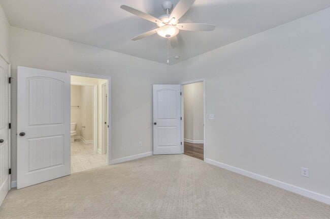 Building Photo - 9141 Holstein Dr
