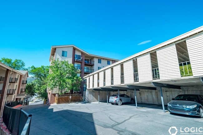 Building Photo - 1032 E 400 S