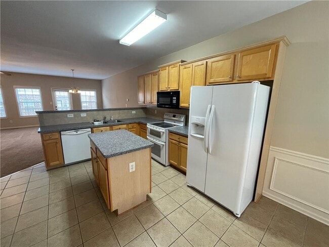 Building Photo - 2207 Pebble Beach Dr