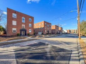 Building Photo - 19 Chapman St