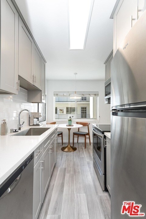 Building Photo - 229 Bicknell Ave
