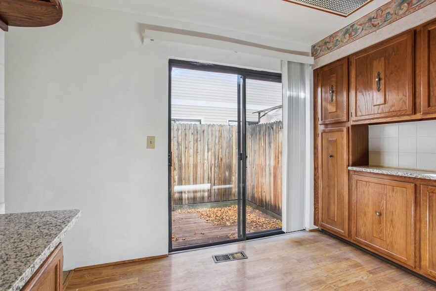 Building Photo - 1050 S Monaco Pky