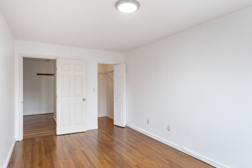 Building Photo - 332 Franklin St