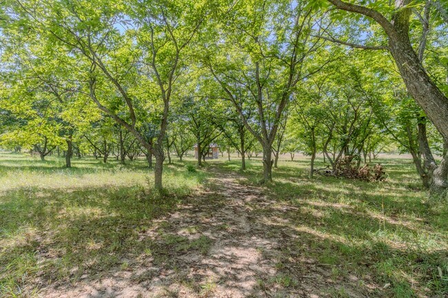 Building Photo - 7825 S Lake Leelanau Dr